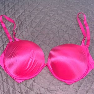 Victoria’s Secret plunge bra